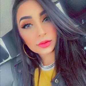 Meet your Posher, Marina